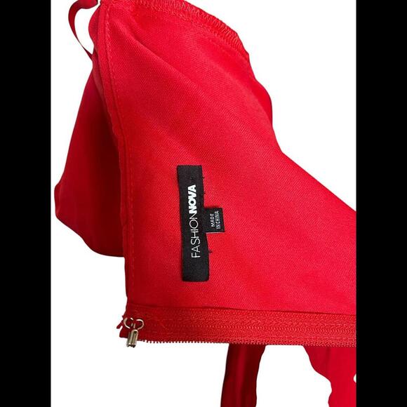 Eye-Catching Red Off-Shoulder Dress with Puff Sleeves - Picture 6 of 6